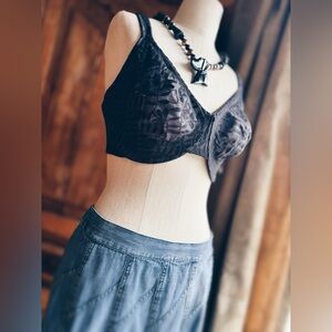 Olga Sheer Leaves Full Figure Underwire Bra Black 44D NWT